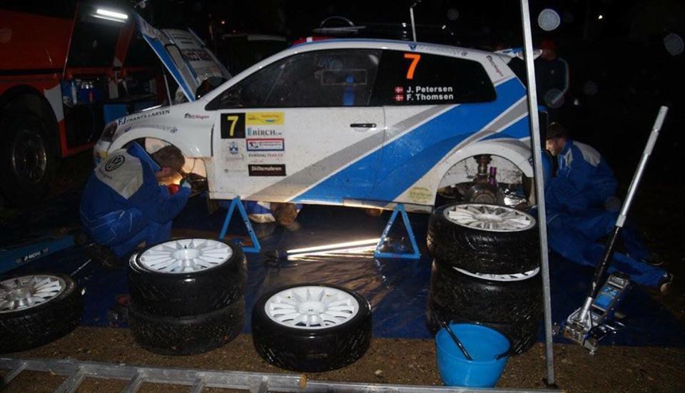 Servicefolkene trodsede rusk og regn og servicerede teamet gennem hele rallyet
(Foto: teamet)
